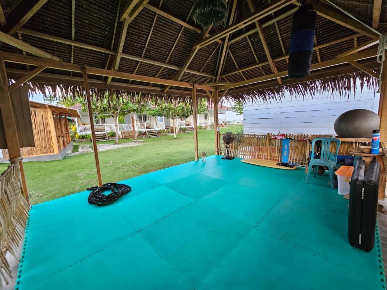 Katiet Beach Resort Mentawai Lances Right Hts Eksteriør billede
